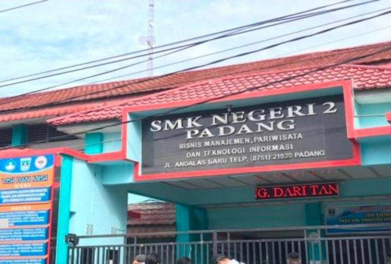Penggeledahan SMKN 2 Padang, Jangan Berhenti pada Siapa yang Salah—Bongkar Akar Masalahnya